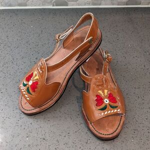 Huarachería Aquino Women’s Leather Sandals Handcrafted Floral Huaraches
